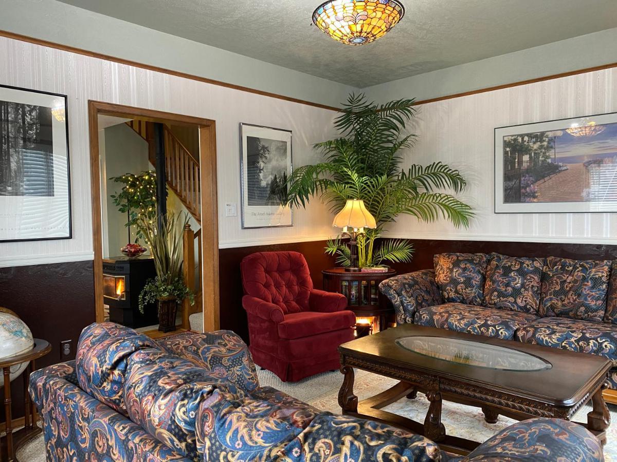 The Victorian Retreat *