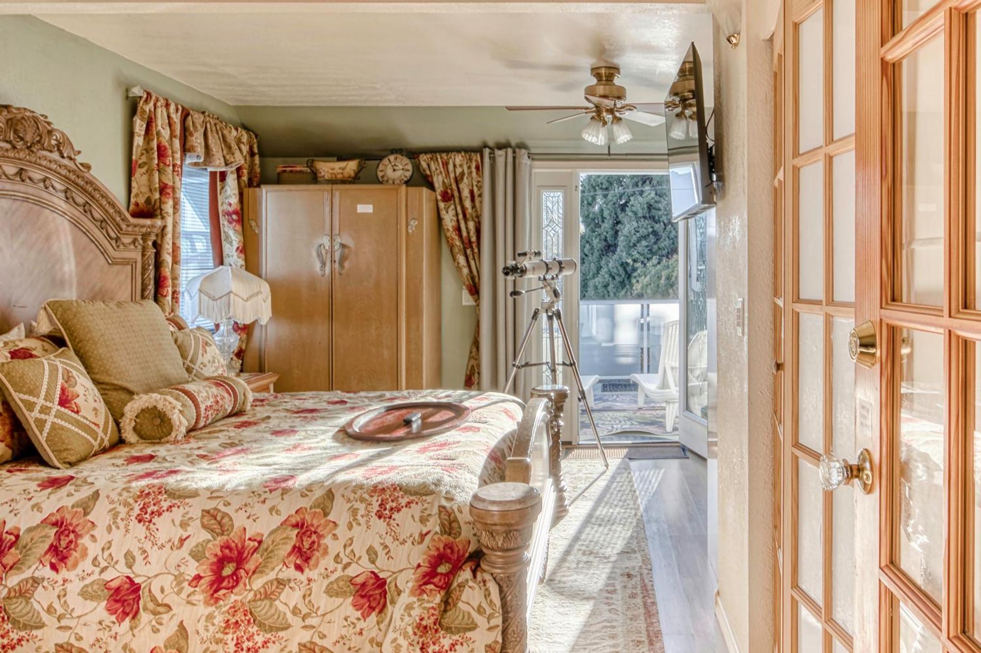 The Victorian Retreat *